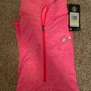NWT women’s medium pink under armour heat gear quart zip pullover